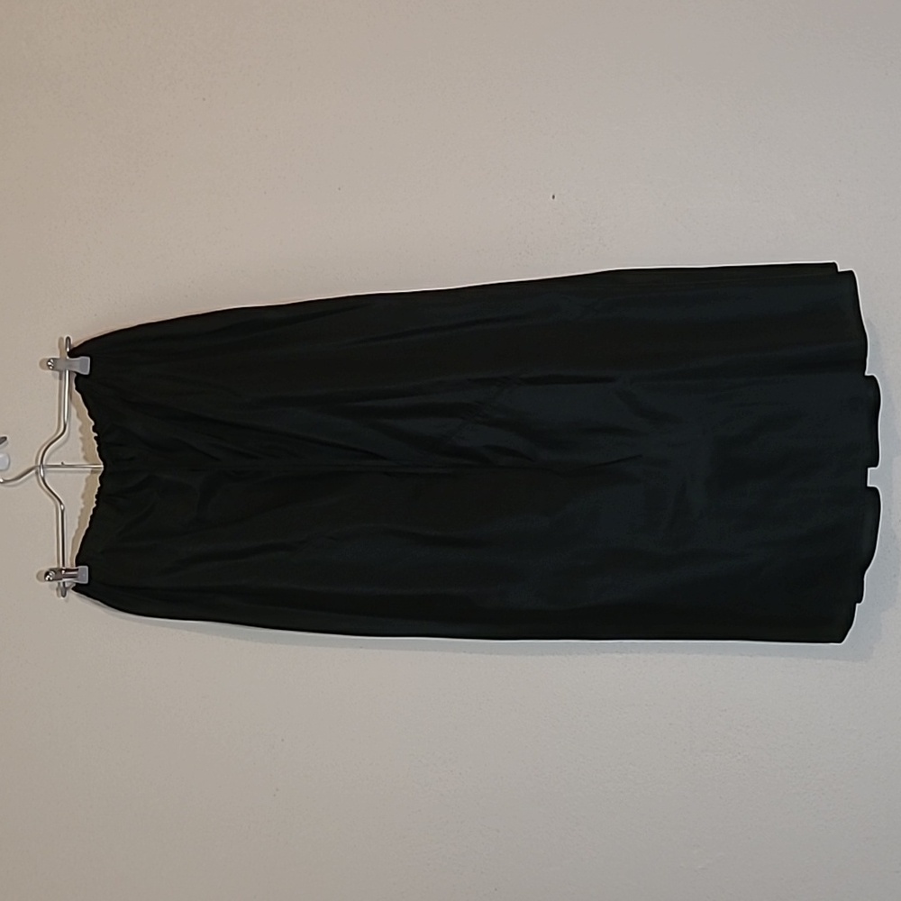 Linda Allard Ellen Tracy black 100%silk drawstring skirt